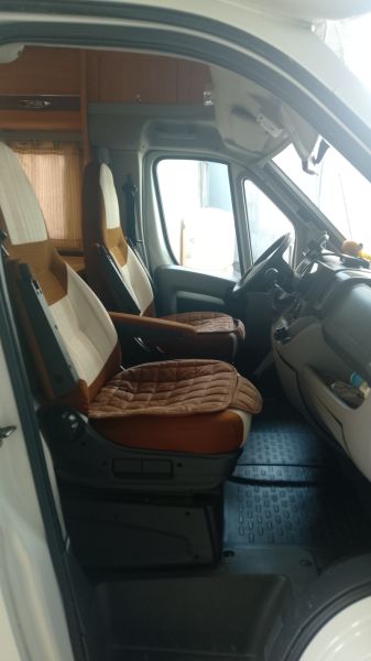 En venta Adria Coral SP690 Blanco 2010 Badajoz foto 9