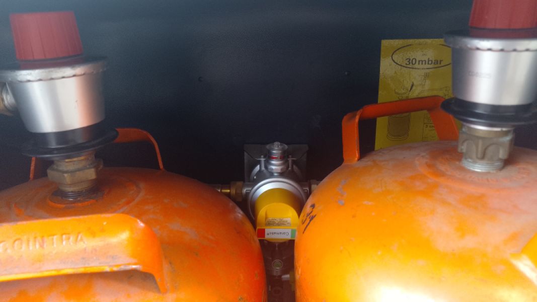 En venta Adria Coral SP690 Blanco 2010 Badajoz foto 10