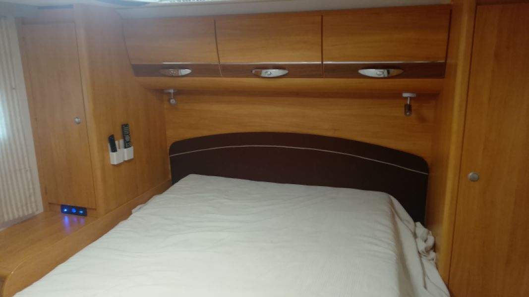 En venta Adria Coral SP690 Blanco 2010 Badajoz foto 15