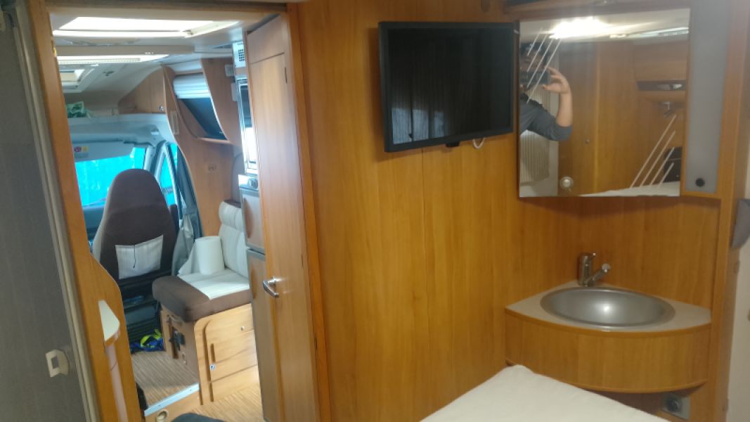 En venta Adria Coral SP690 Blanco 2010 Badajoz foto 16