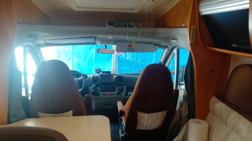 En venta Adria Coral SP690 Blanco 2010 Badajoz foto 21