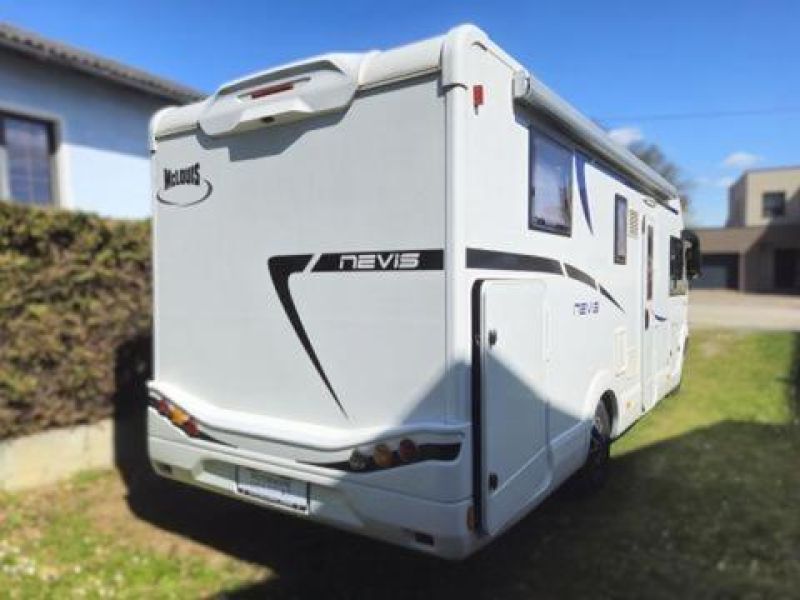 En venta McLouis Nevis 273 Blanco 2021 Madrid foto 2