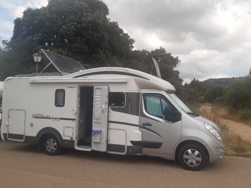 En venta Adria Matrix Supreme M 667 SPS Blanco 2013 Tarragona foto 1