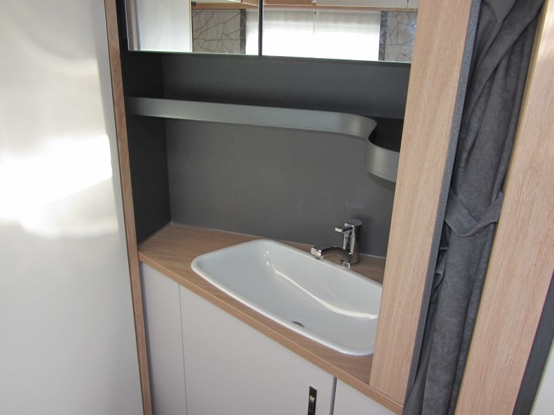 En venta Knaus SPORT 450 FU Blanco 2026 Sevilla foto 6
