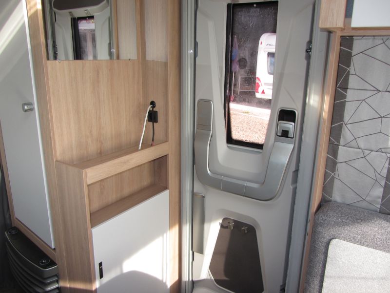 En venta Knaus SPORT 450 FU Blanco 2026 Sevilla foto 9