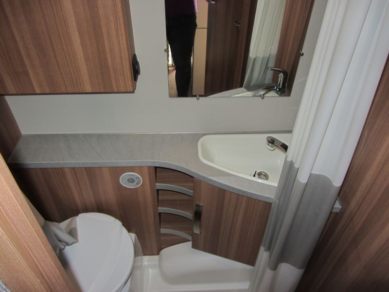 En venta Weinsberg CARAONE 400 LK Blanco 2019 Sevilla foto 9