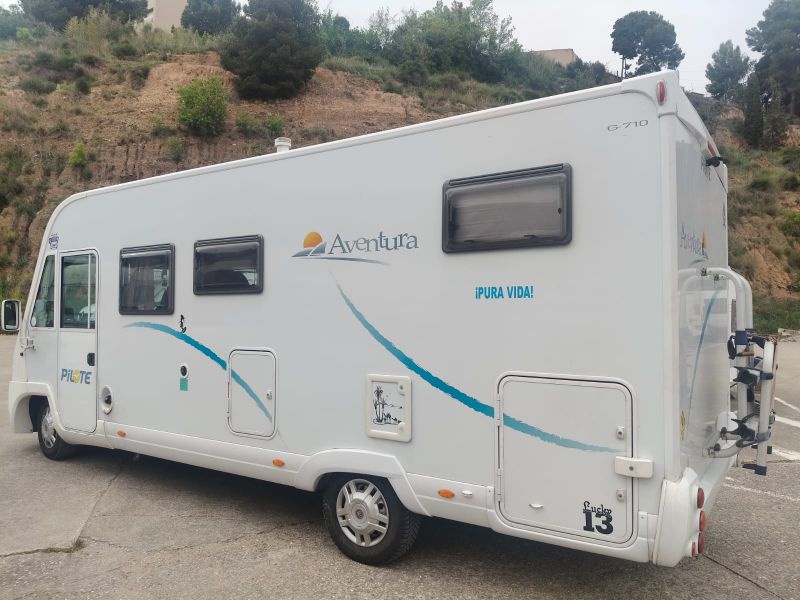 En venta Pilote Aventura 710G Blanco 2009 Barcelona foto 1