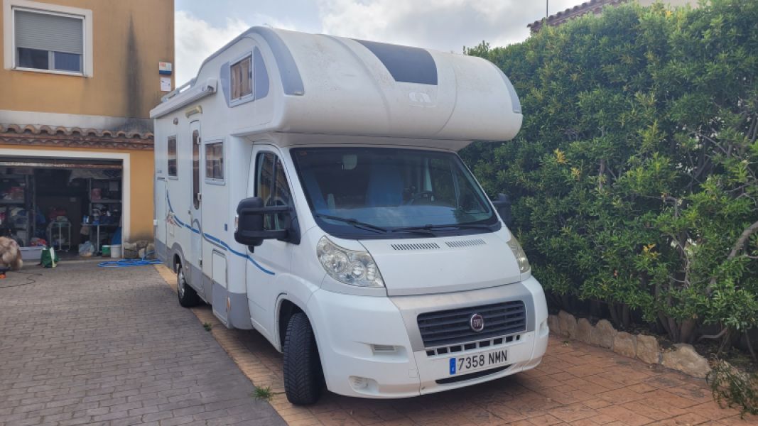 En venta Adria CORAL A 680 SK Blanco 2009 Tarragona foto 2