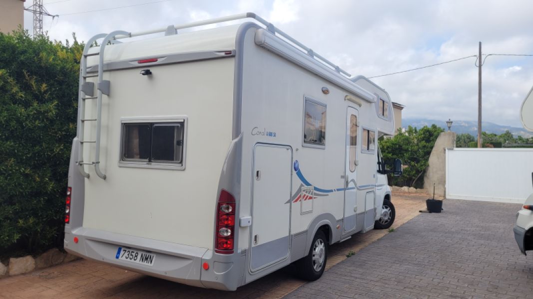 En venta Adria CORAL A 680 SK Blanco 2009 Tarragona foto 3