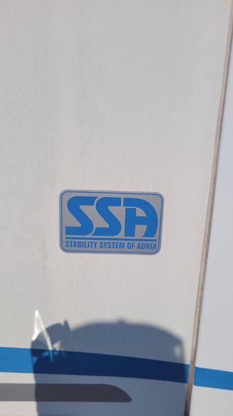 En venta Adria CORAL A 680 SK Blanco 2009 Tarragona foto 5