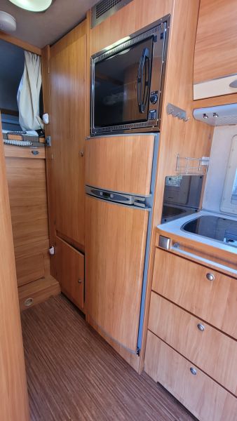 En venta Adria CORAL A 680 SK Blanco 2009 Tarragona foto 20