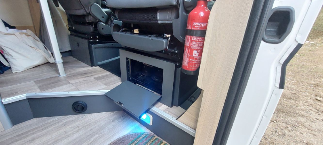 En venta Fiat Ducato 35 L3H2 140cv  4 plazas Blanco 2022 Barcelona foto 14