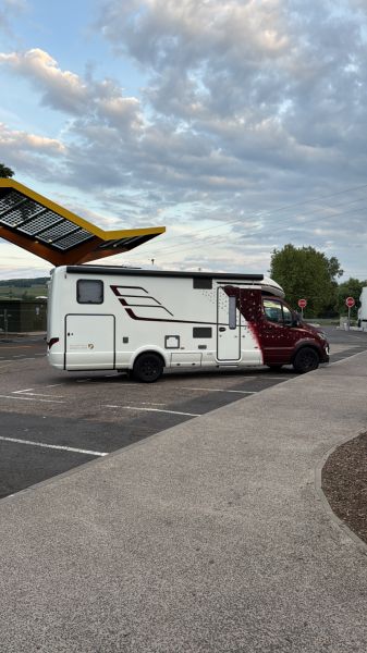 En venta Hymer / Eriba / Hymercar Hymer B ML-T Rojo 2022 Alicante foto 1