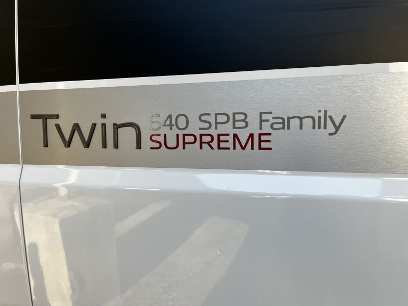 En venta Adria TWIN 640 SPB FAMILY SUPREME Blanco 2021 Barcelona foto 5