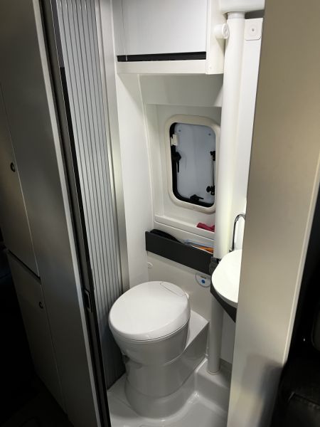 En venta Adria TWIN 640 SPB FAMILY SUPREME Blanco 2021 Barcelona foto 15