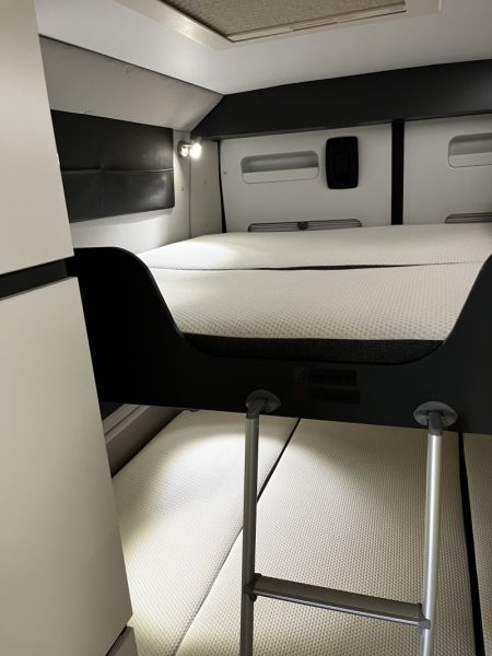 En venta Adria TWIN 640 SPB FAMILY SUPREME Blanco 2021 Barcelona foto 18