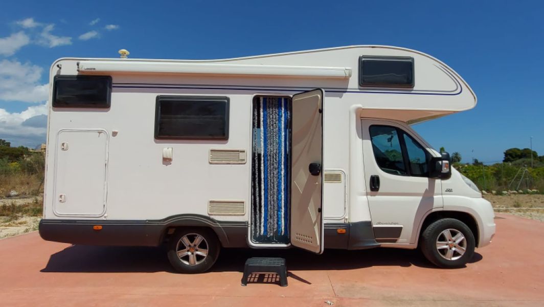 En venta Fiat M700 Blanco 2007 Alicante foto 2