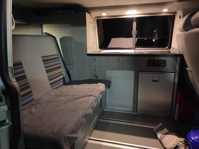 En venta Volkswagen California Beach T5 2.0 TDI 140cv Gris 2013 Castellón foto 6