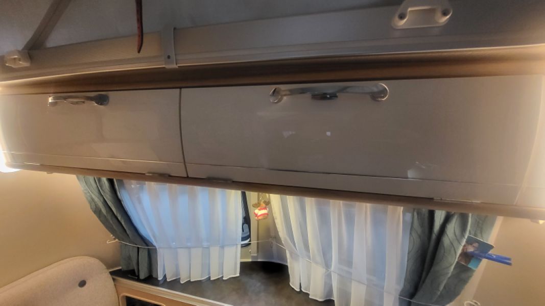 En venta Eriba touring 430 60 edition Gris 2019 Cáceres foto 7