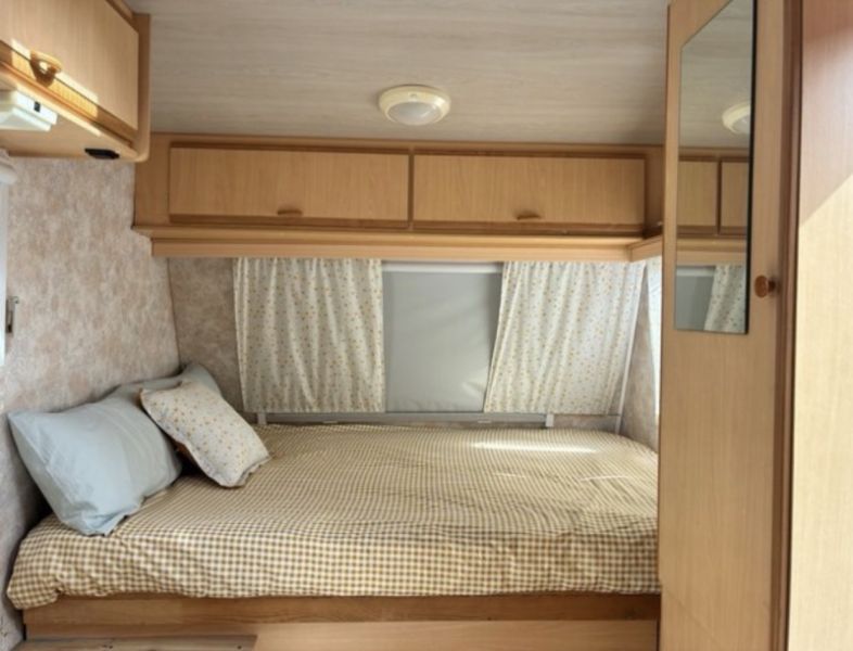 En venta Sterckeman Sunstar 331 <750kg Beige 1996 Barcelona foto 3