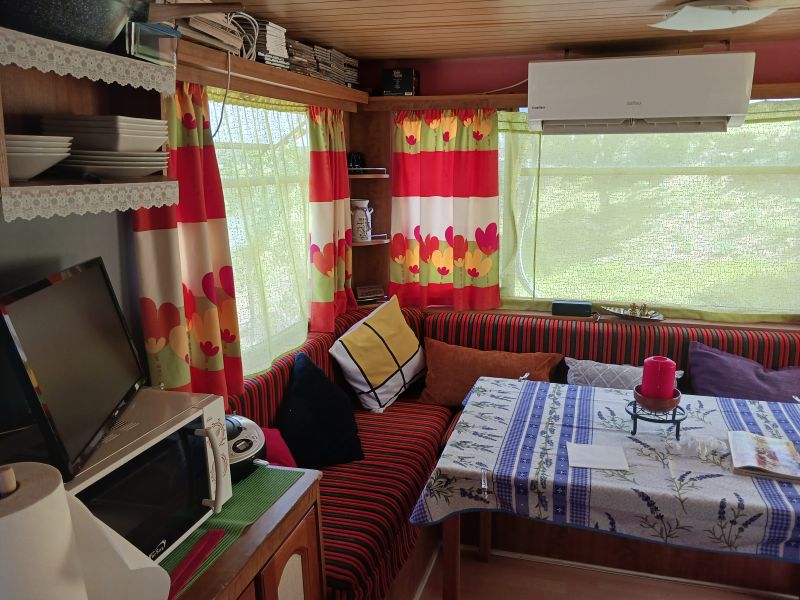 En venta Trigano 7000 Blanco 1985 Madrid foto 5