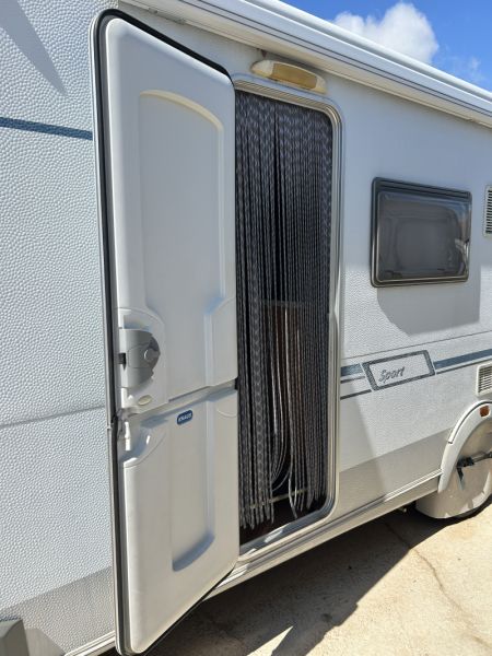 En venta Knaus Sport 500 QDK Blanco 2009 Barcelona foto 5