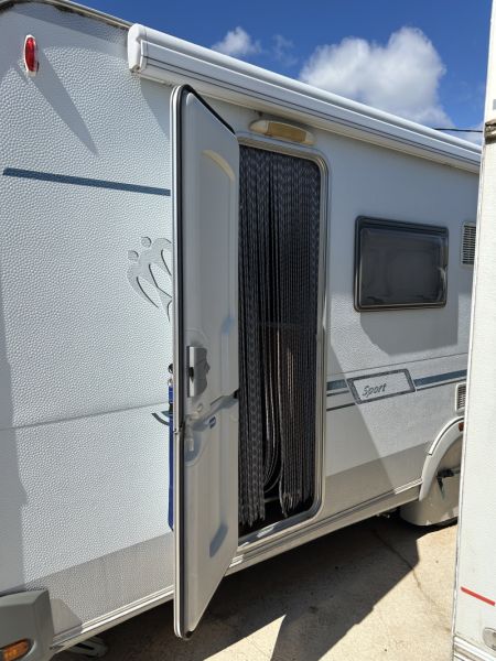 En venta Knaus Sport 500 QDK Blanco 2009 Barcelona foto 8
