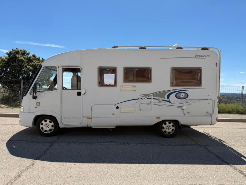 En venta Dethleffs GLOBETROTTER Blanco 2004 Valencia foto 4