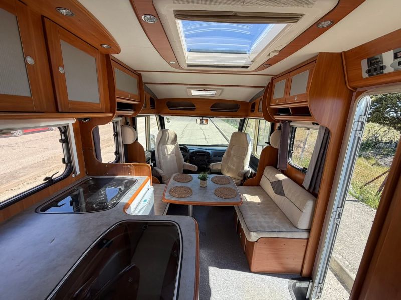 En venta Dethleffs GLOBETROTTER Blanco 2004 Valencia foto 14
