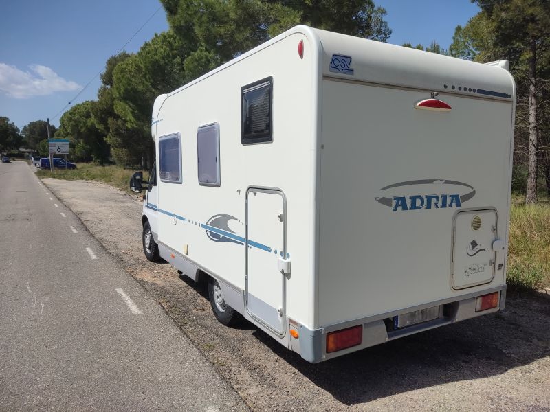 En venta Adria Adriatik S574 SP Blanco 2007 Barcelona foto 7
