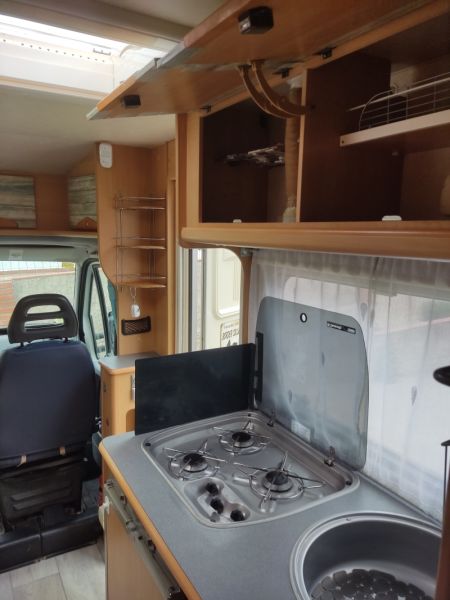 En venta Adria Adriatik S574 SP Blanco 2007 Barcelona foto 16
