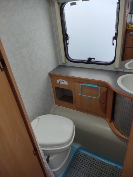 En venta Adria Adriatik S574 SP Blanco 2007 Barcelona foto 17