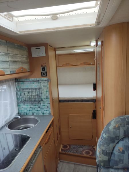 En venta Adria Adriatik S574 SP Blanco 2007 Barcelona foto 19