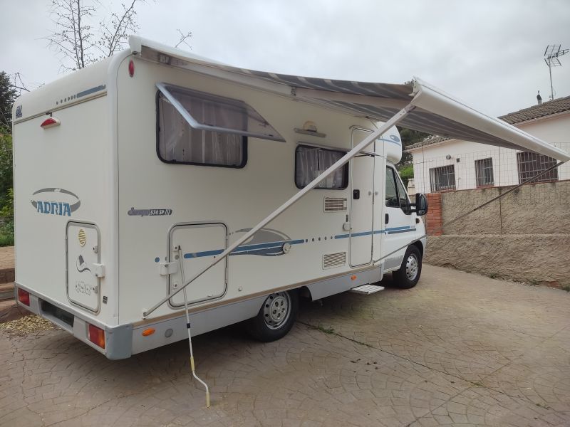 En venta Adria Adriatik S574 SP Blanco 2007 Barcelona foto 21
