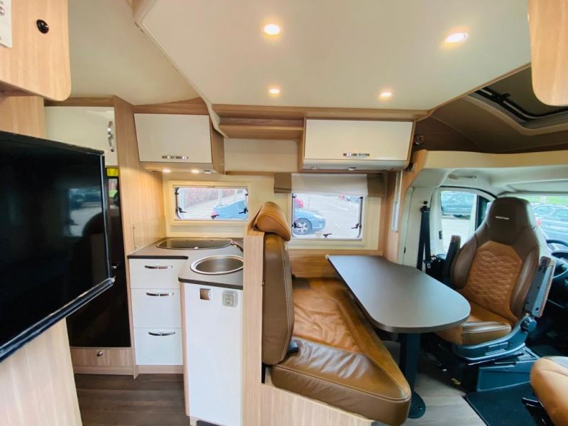 En venta Bürstner IXEO 60 EDITION Blanco 2021 Madrid foto 5