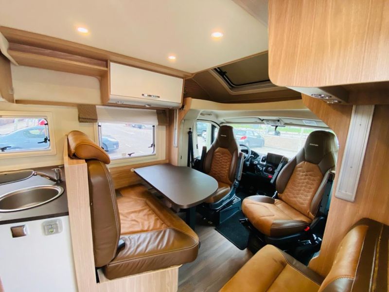 En venta Bürstner IXEO 60 EDITION Blanco 2021 Madrid foto 6