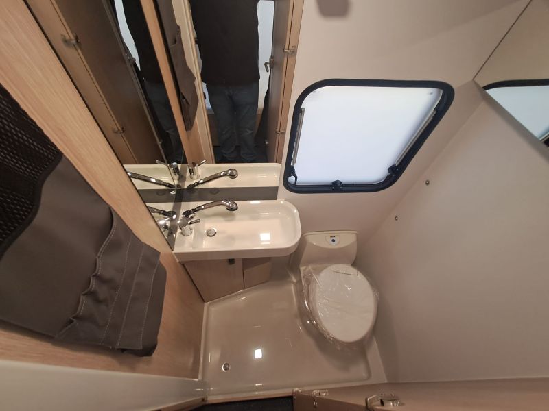 En venta Adria Adria Aviva 522 PT Aire Acondicionado Blanco 2026 Barcelona foto 18