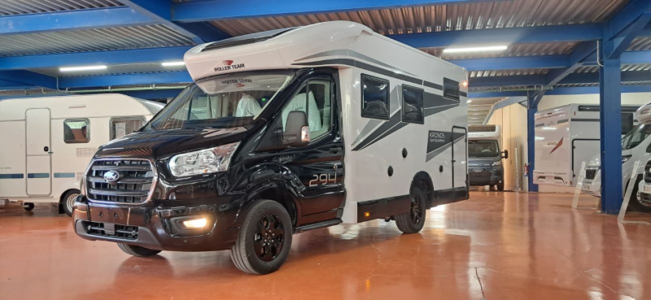 En venta Roller Team Roller Team Ford Kronos Fit 294 TL 165 CV Spring Edition Negro 2026 Barcelona foto 2