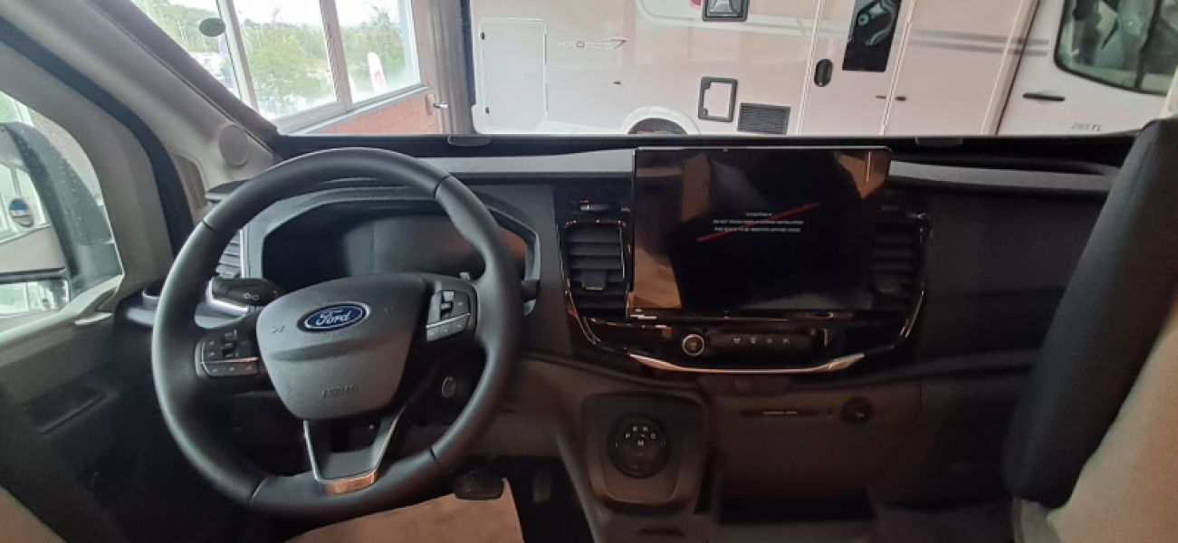En venta Roller Team Roller Team Ford Kronos Fit 294 TL 165 CV Spring Edition Negro 2026 Barcelona foto 18
