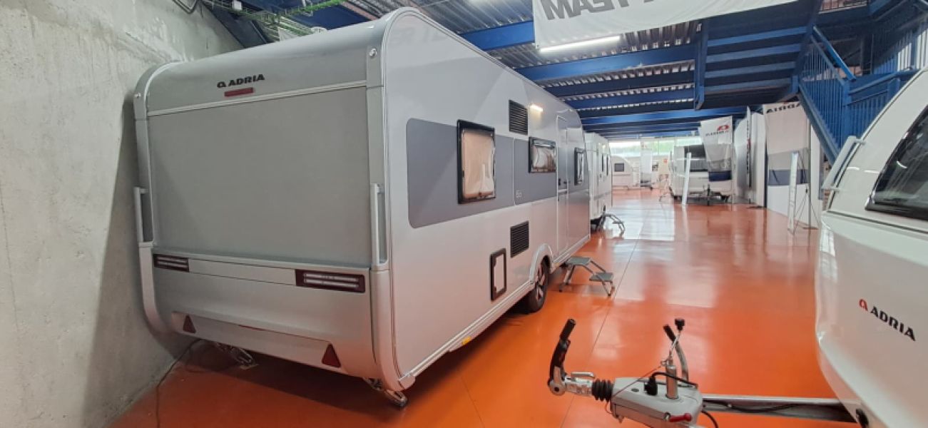 En venta Adria Adria Altea 552 PK 60Y 60 Anniversary Gris 2026 Barcelona foto 3