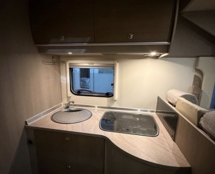 En venta Bürstner IXEO 590 Blanco 2013 Sevilla foto 6