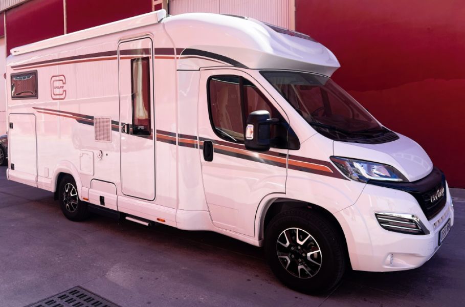 En venta Carthago C-tourer T145 LE Blanco 2024 Valencia foto 1