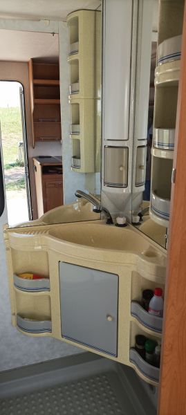En venta Adria B-542PK Blanco 2001 Barcelona foto 12