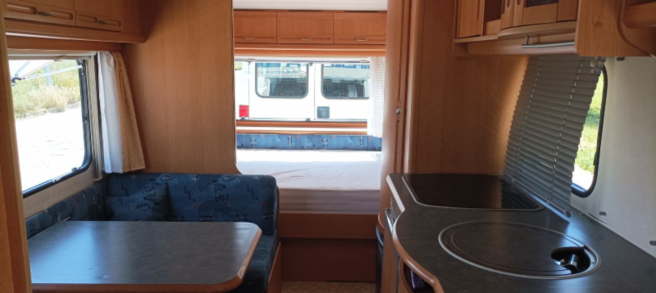 En venta Adria B-542PK Blanco 2001 Barcelona foto 13