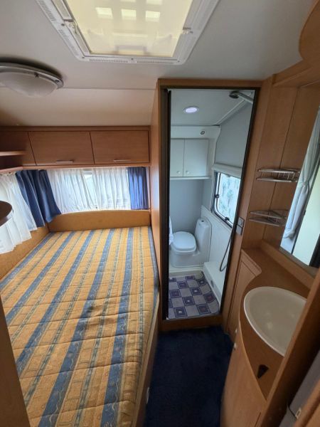 En venta Knaus Sudwind 450 Blanco 2005 Madrid foto 5