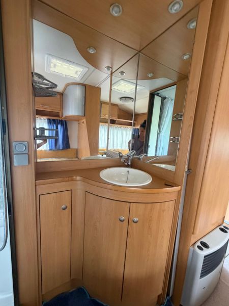 En venta Knaus Sudwind 450 Blanco 2005 Madrid foto 8