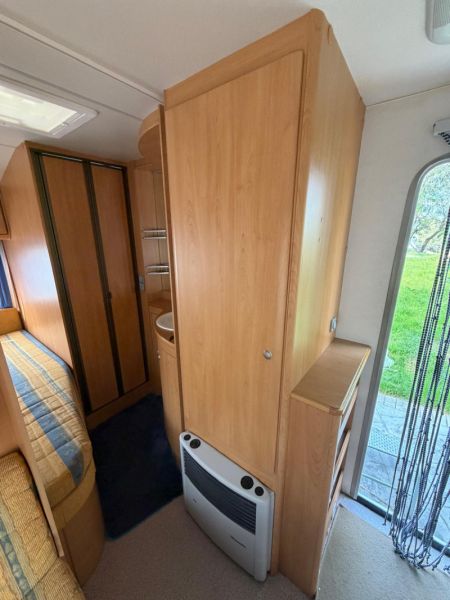 En venta Knaus Sudwind 450 Blanco 2005 Madrid foto 10