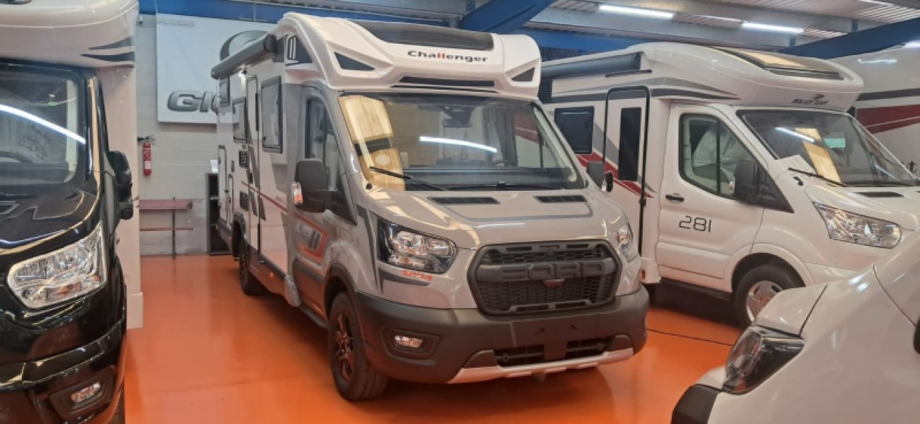 En venta Challenger Challenger Ford Slim Trail S294 Sport Edition 165 CV Automatic Gris 2026 Barcelona foto 2