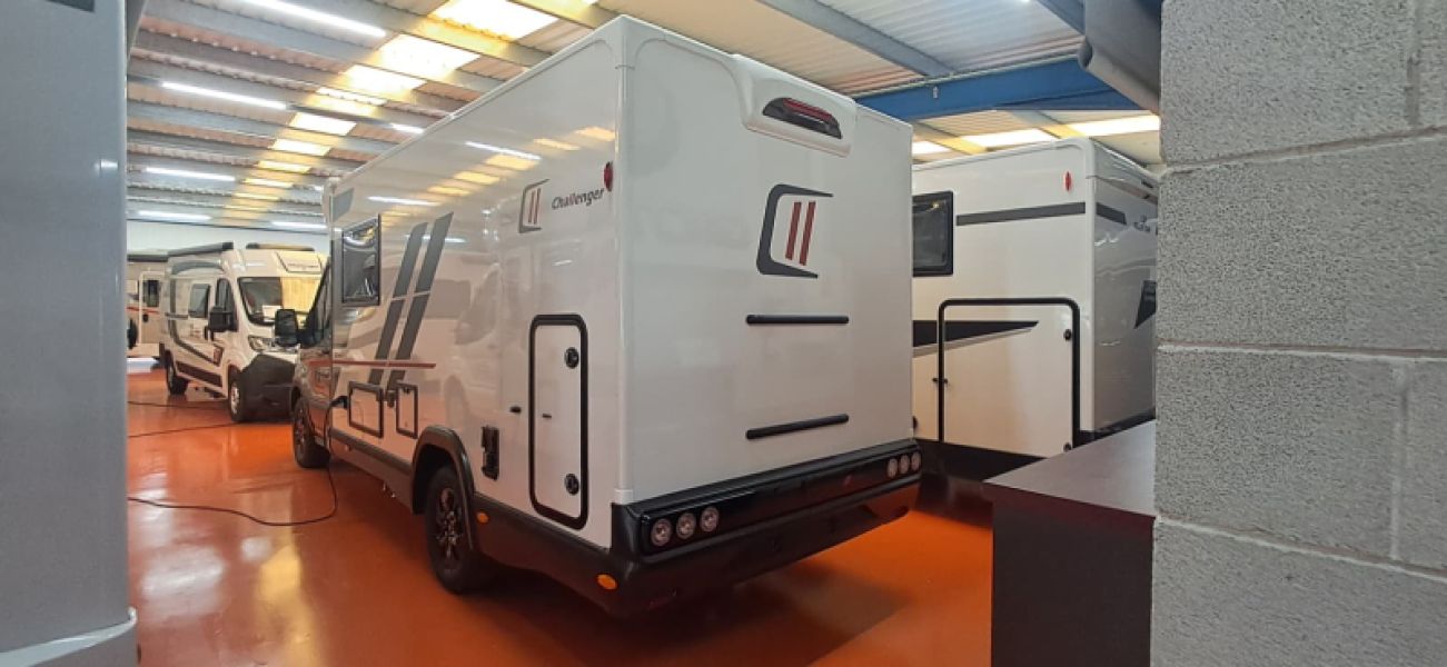 En venta Challenger Challenger Ford Slim Trail S294 Sport Edition 165 CV Automatic Gris 2026 Barcelona foto 3
