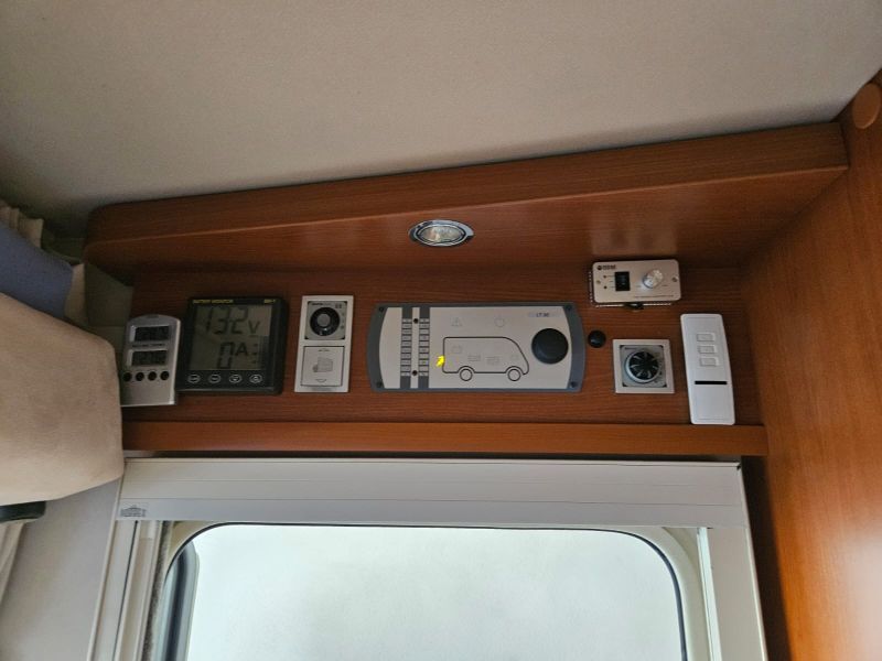 En venta Hymer / Eriba / Hymercar star line 595 Blanco 2012 Lleida foto 11